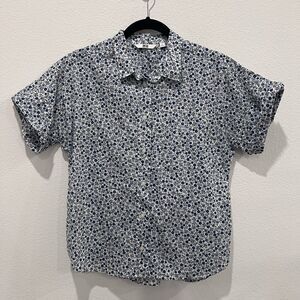 Uniqlo Women’s Floral Abstract Short Sleeve Blue Shirt  Small  School Preppy